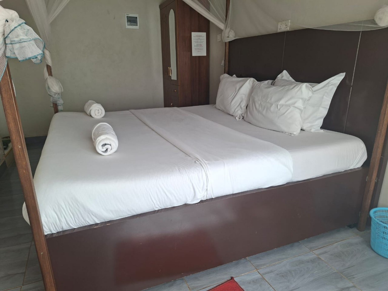 Comfortable canopy room interior